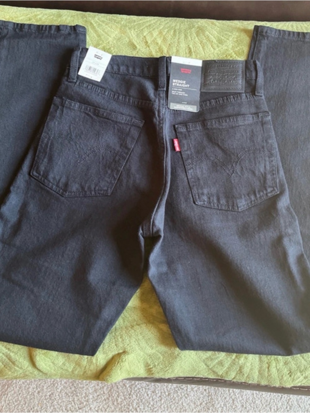 Levi's Black Wedgie Straight Women’s Jeans - Picture 3 of 3